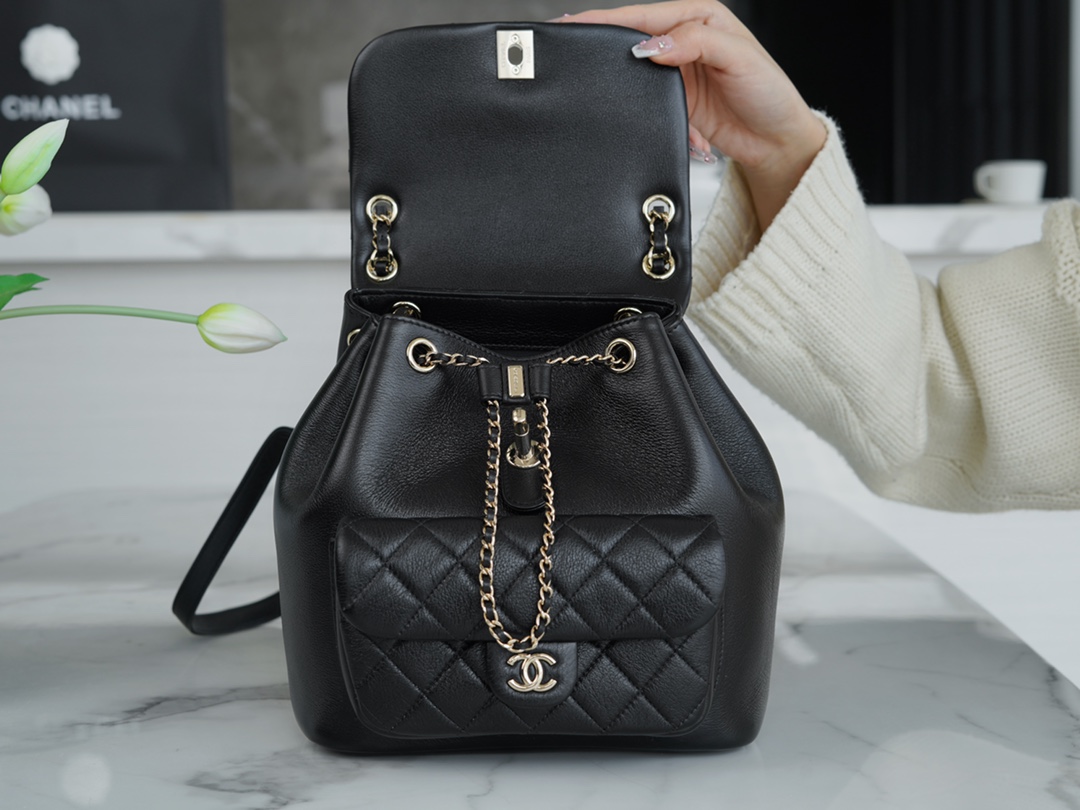 𝗖𝗛𝗔𝗘𝗡𝗟✦23c New 𝐃𝐮𝐦𝐚 Shoulder Bag Black Large