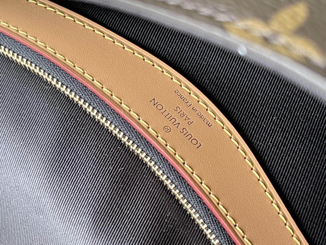 𝐋𝐎𝐔𝐈𝐒 𝐕𝐔𝐈𝐓𝐓𝐎𝐍    M45985