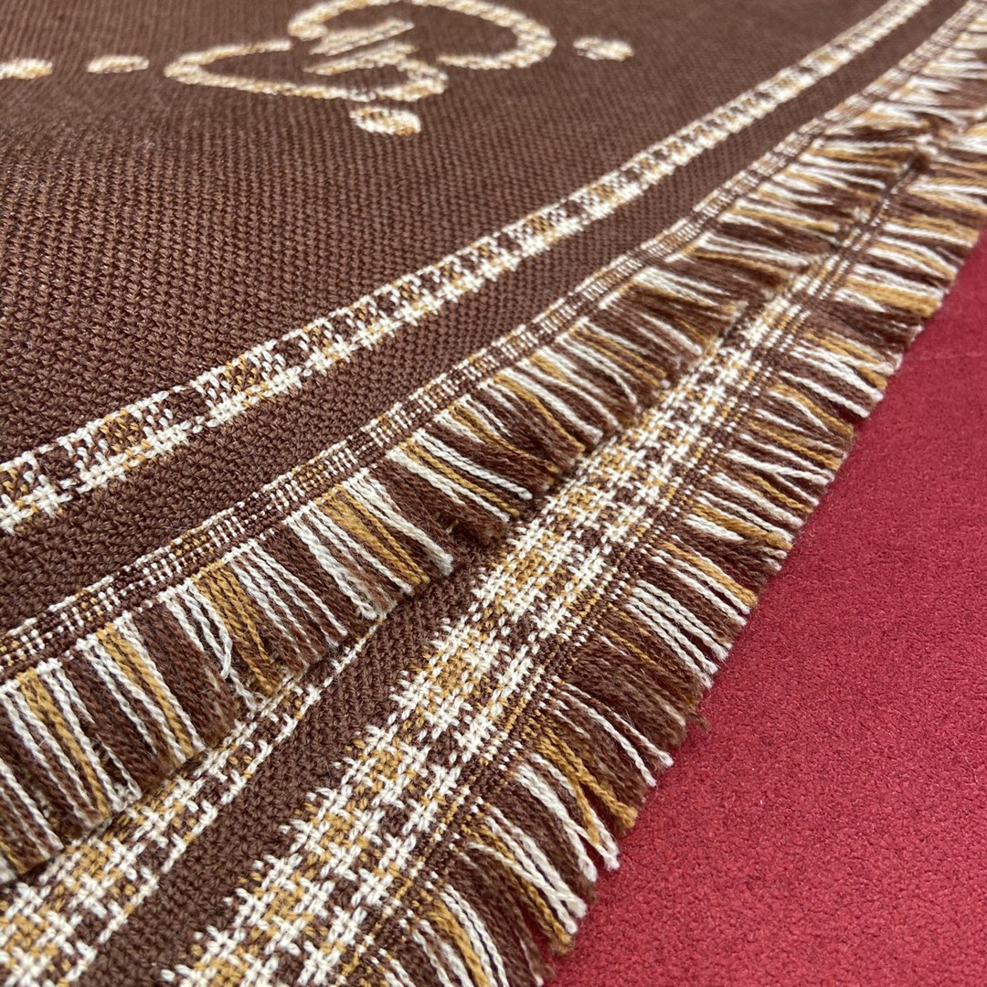 GUCCI Double-sided three-dimensional jacquard scarf 100% wool