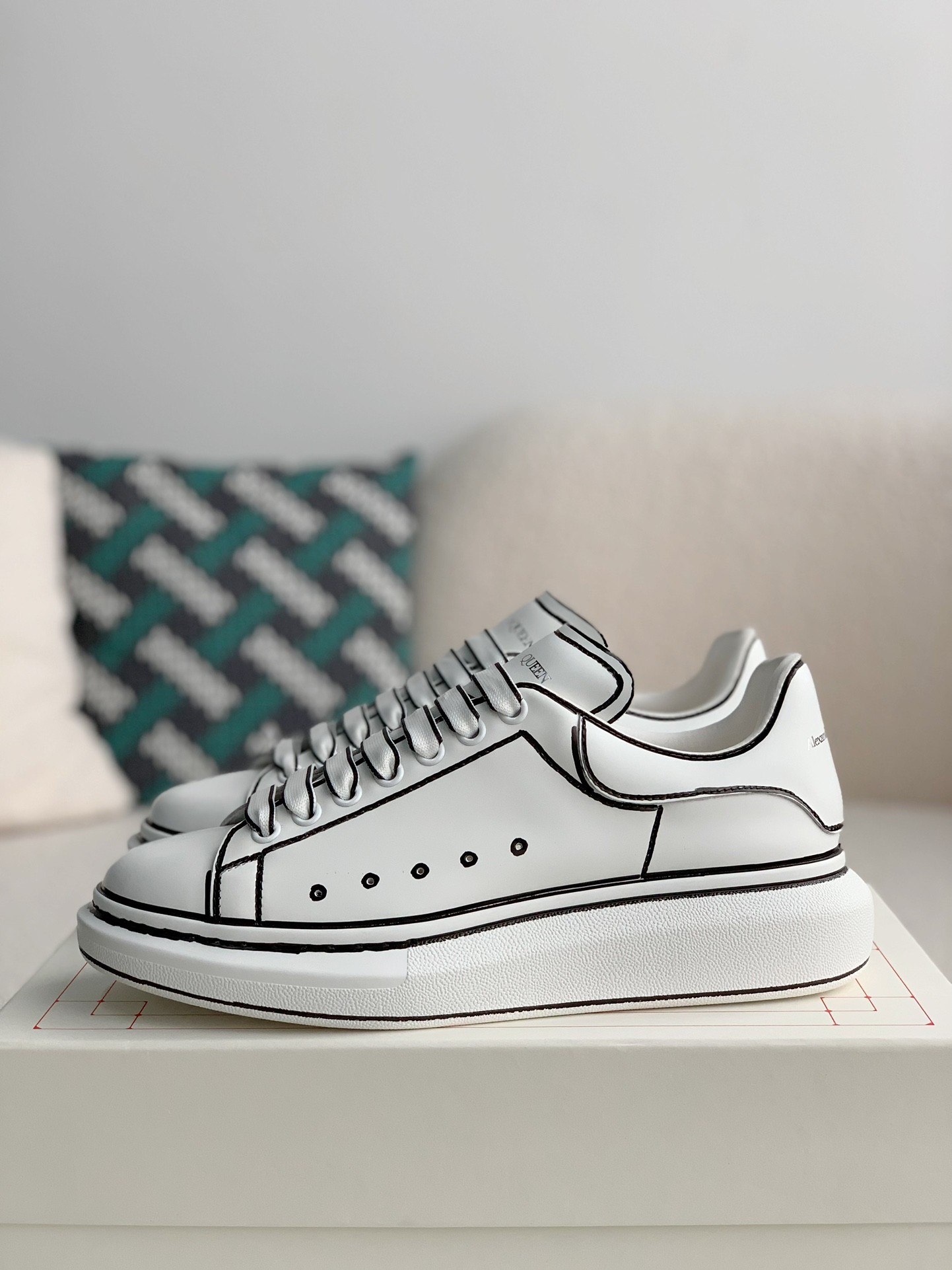 Alexander McQueen MQ White hand-painted Sneakers