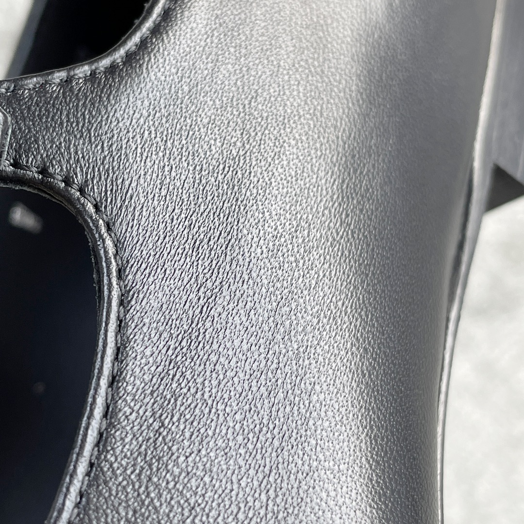 CHANEL Xiao Xiang's new double strap ballet shoes above the buckle on the small diamonds of the delicate shine