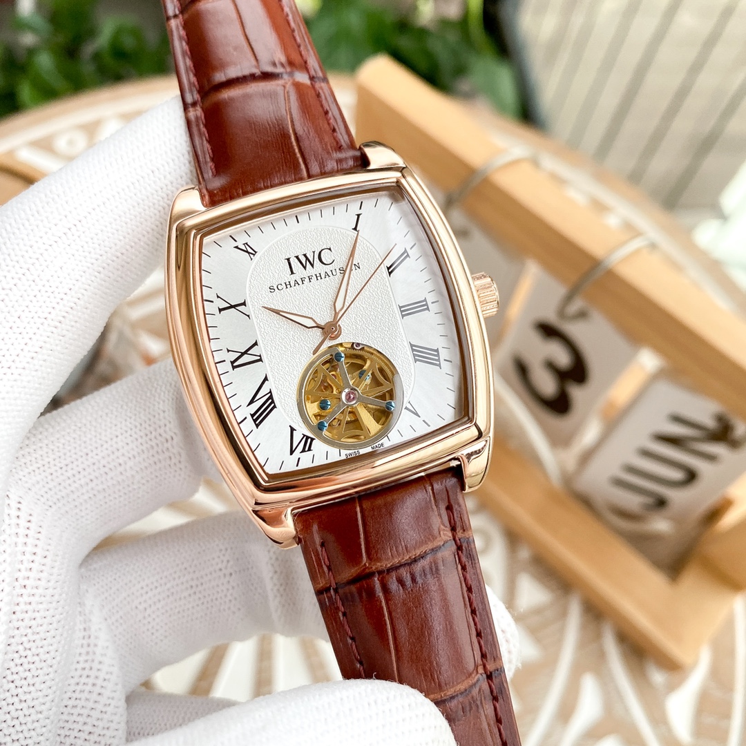 IWC- Fine men's watches, large flywheel design, exquisite skills, unique