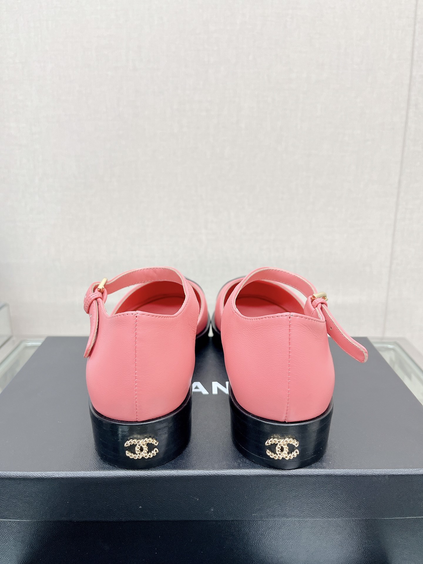 CHANEL 23Ss small incense thick bottom Mary Jane hollow sandals imported lambskin