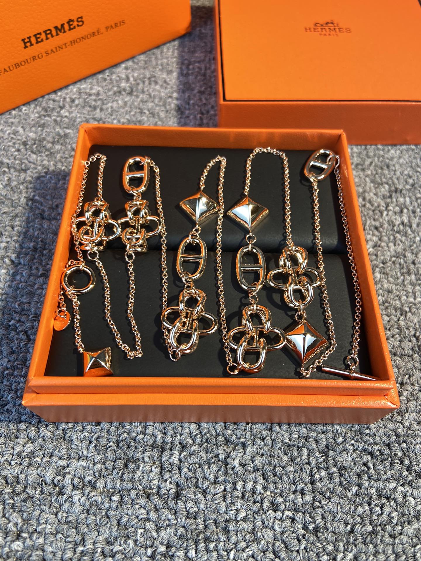Hermes necklace