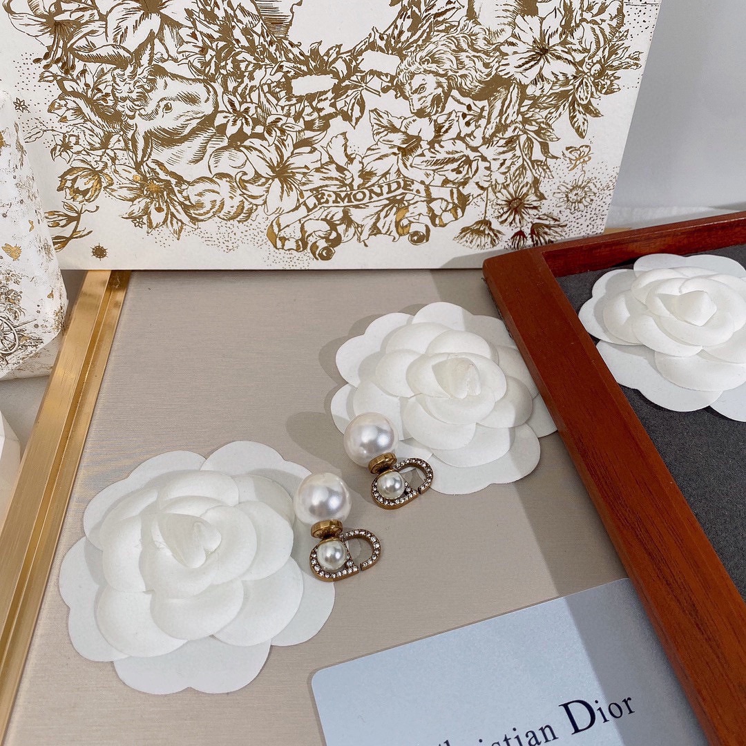 Dior Pearl Stud Earrings