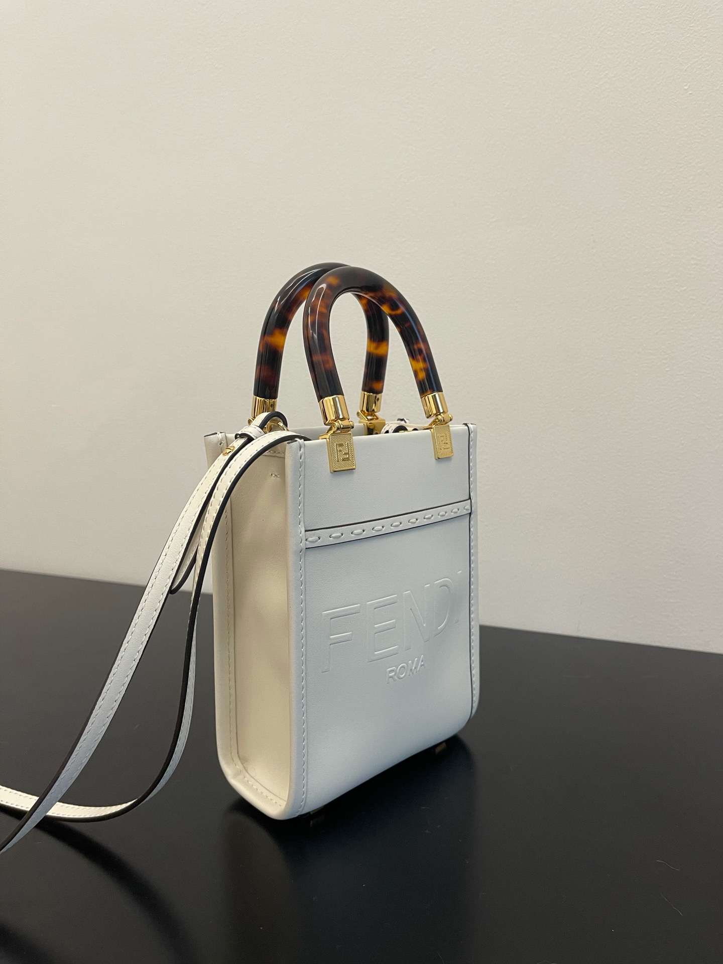 FENDI Logo embossed tortoiseshell portable crossbody cute