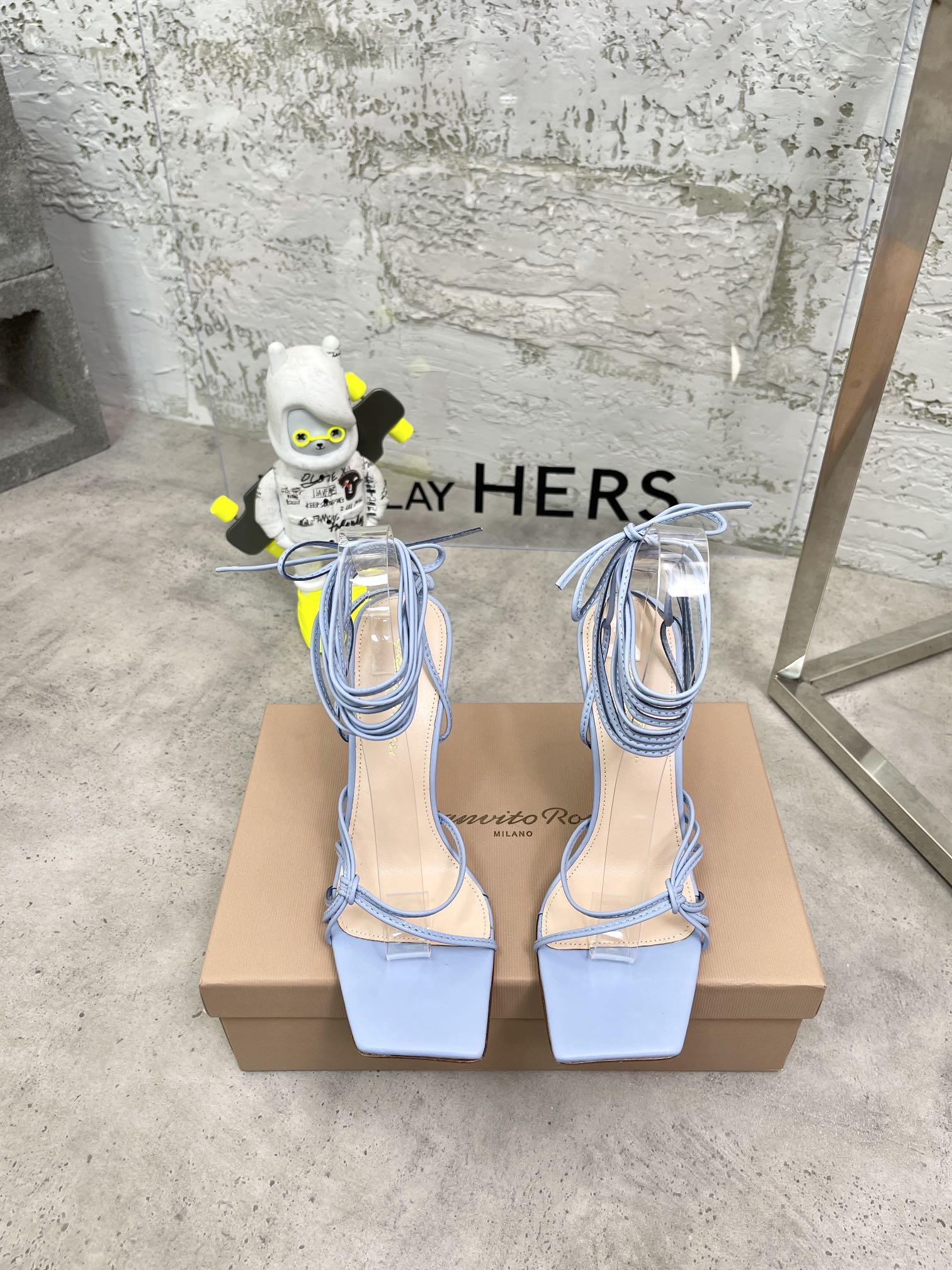 𝐆𝐢𝐚𝐧𝐯𝐢𝐭𝐨｜𝟐𝟎𝟐𝟑/𝐒𝐒 𝐧𝐞𝐰 Sylvie metallic high heels