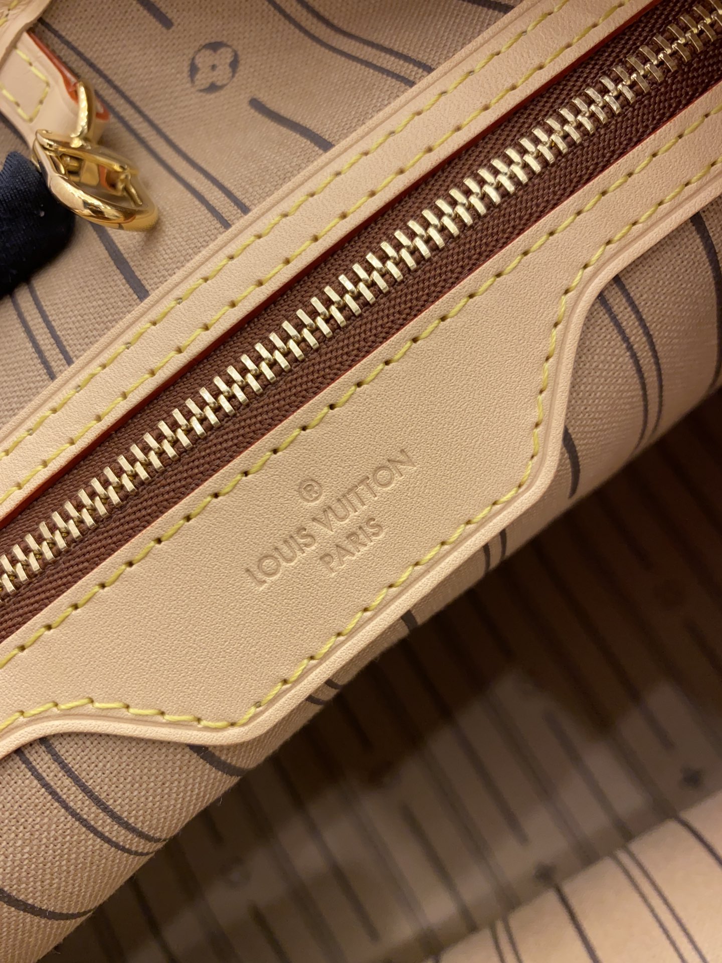 Louis Vuitton M40353