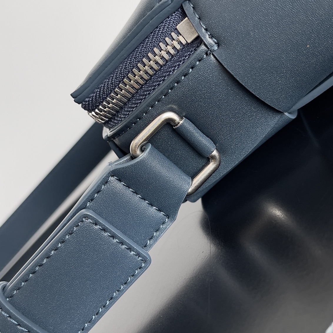 Bottega Veneta BV Men's Camera Bag navy blue #730027