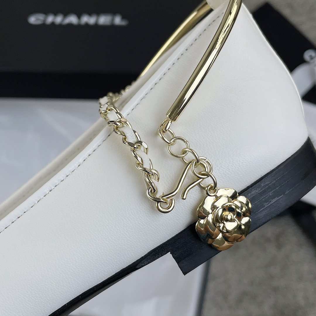 CHANEL 22 years of the latest models of a unique temperament of a ballet shoe zinc alloy half-ring iron ring design