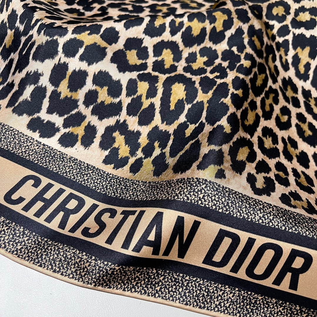 𝐃𝐢𝐨𝐫 ·《Leopard Print Square Scarf》 Gold 100% Silk