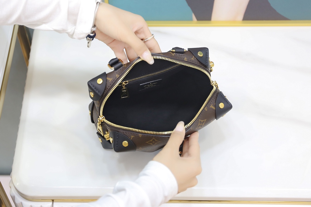 Louis Vuitton𝗣𝗘𝗧𝗜𝗧𝗘 𝗠𝗔𝗟𝗟𝗘 𝗔𝗢𝗨𝗣𝗟𝗘French 🇫🇷 original material / all steel hardware M45571