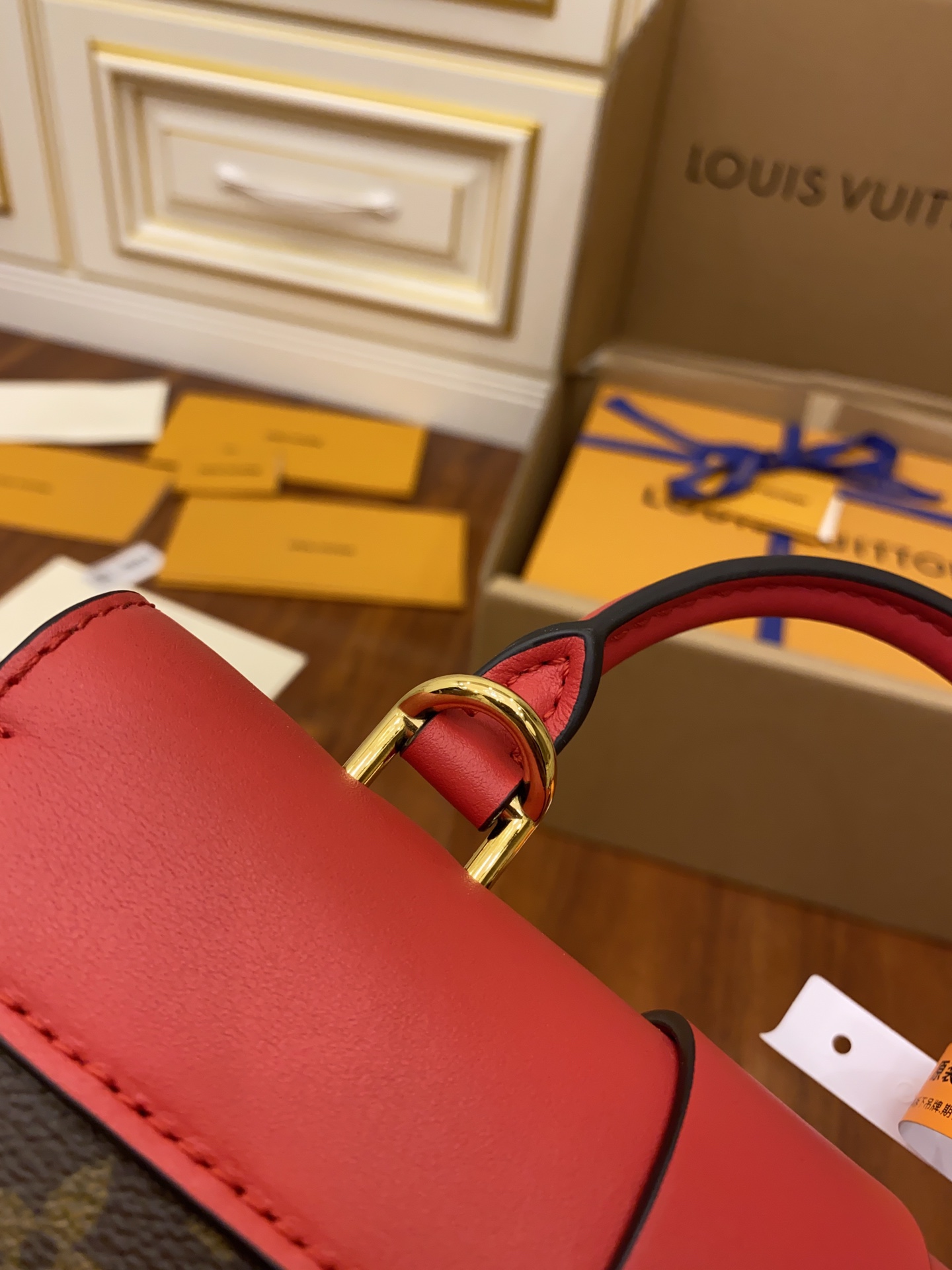 Louis Vuitton M44322