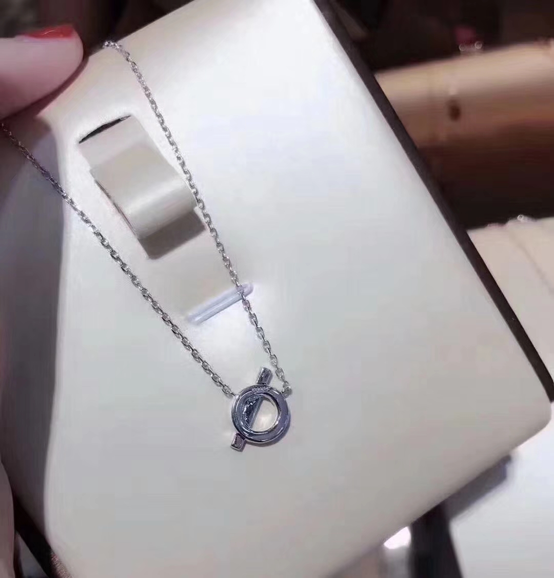 Hermes necklace