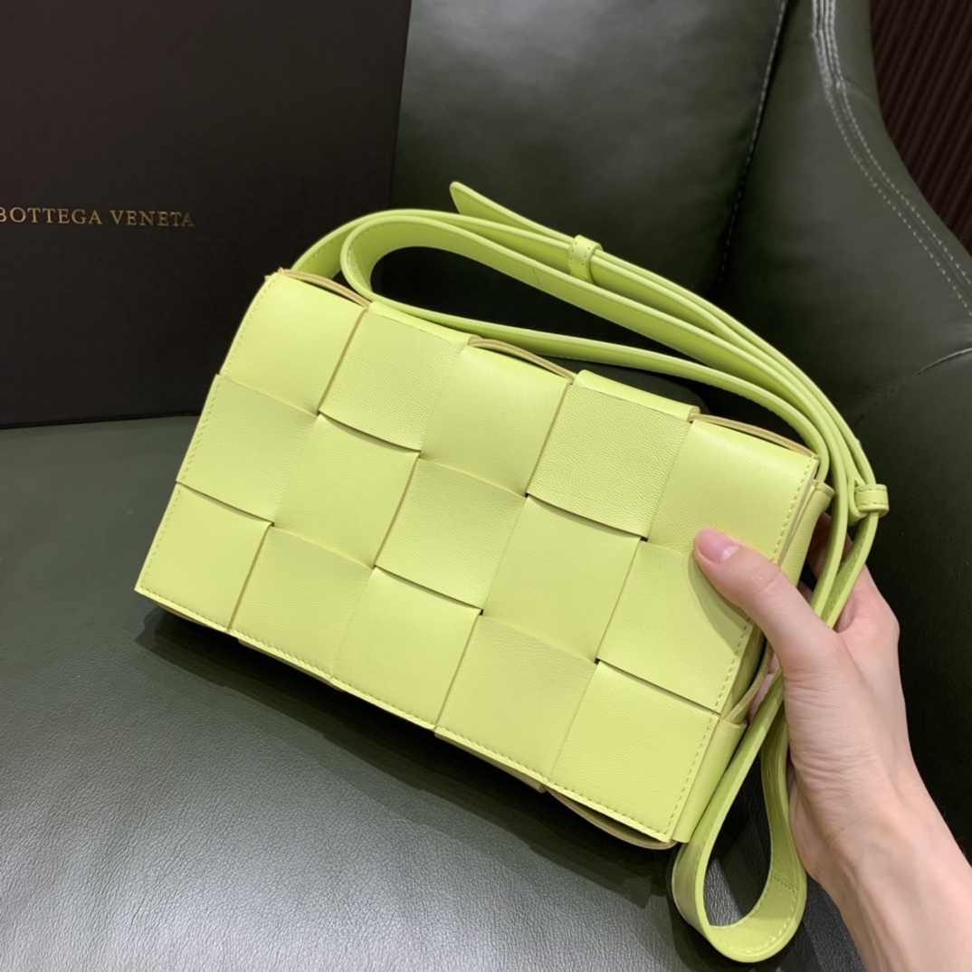 Bottega Veneta  𝘾𝘼𝙎𝙎𝙀𝙏𝙏𝙀 #578004