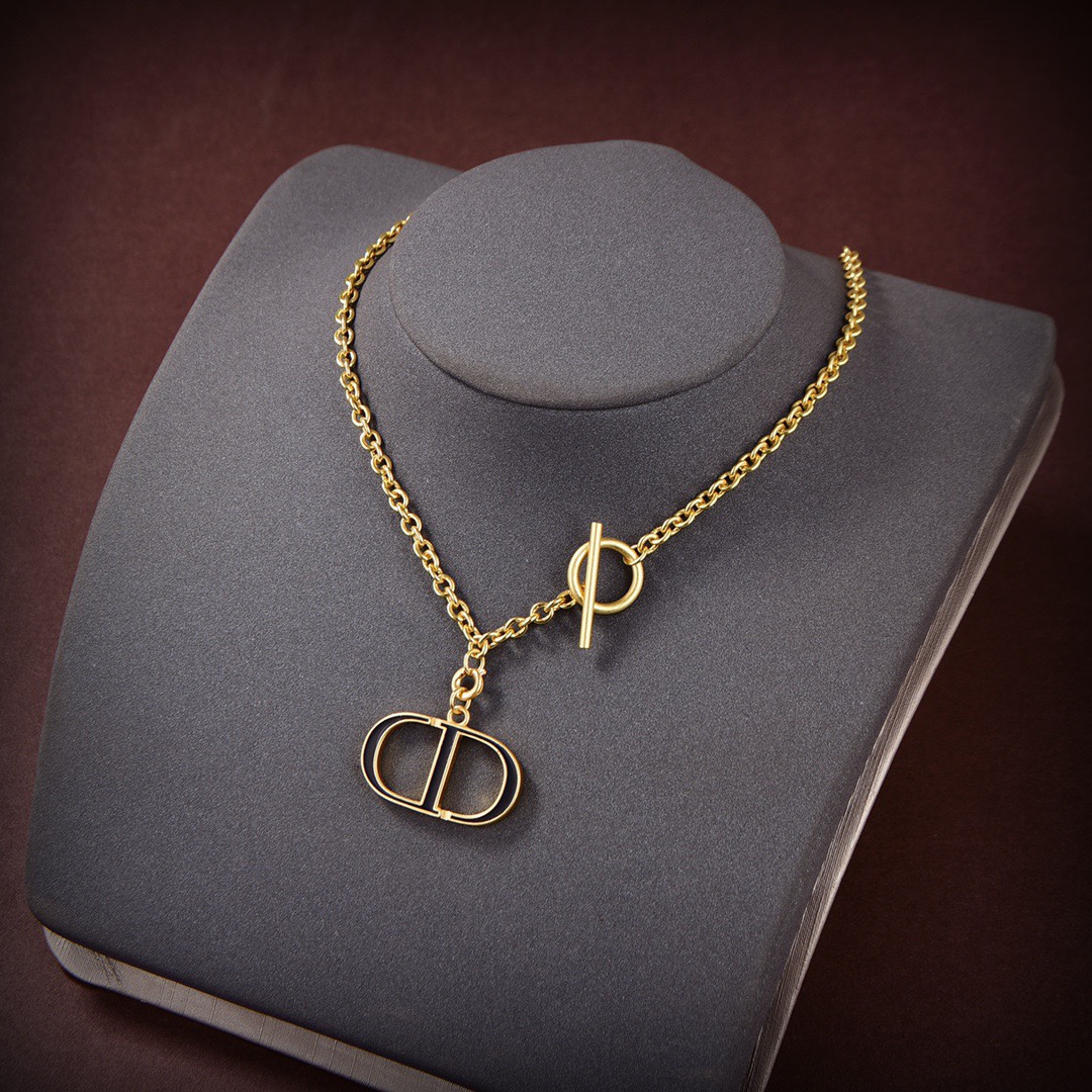 Dior necklace