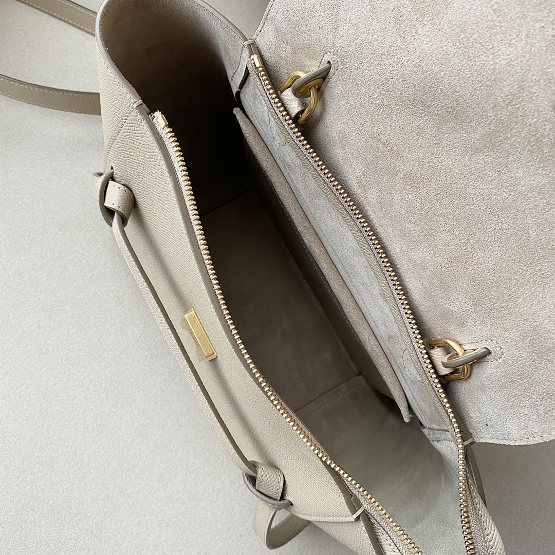 𝐂𝐞𝐥𝐢𝐧𝐞 BELT MICRO BAG in grained calfskin