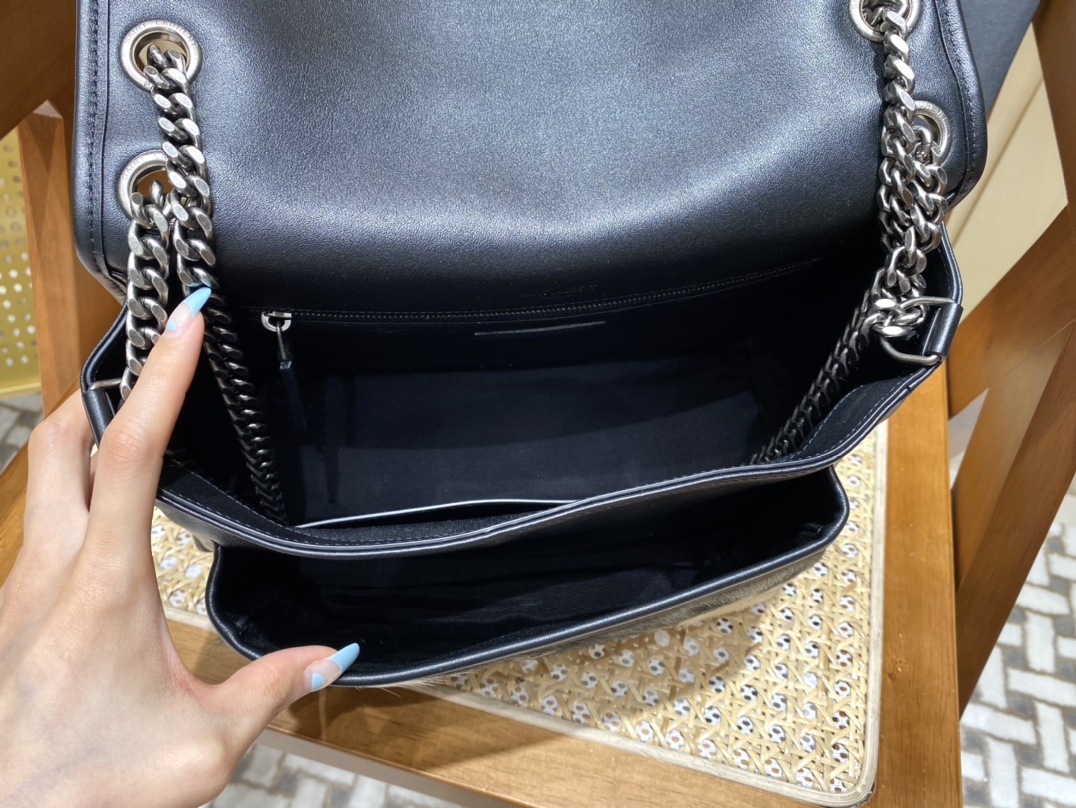 SAINT LAURENT  𝐍𝐢𝐤𝐢 28𝐜𝐦 #633158