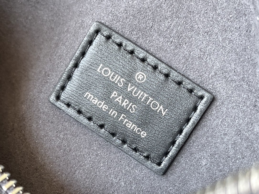 𝐋𝐎𝐔𝐈𝐒 𝐕𝐔𝐈𝐓𝐓𝐎𝐍    M21460