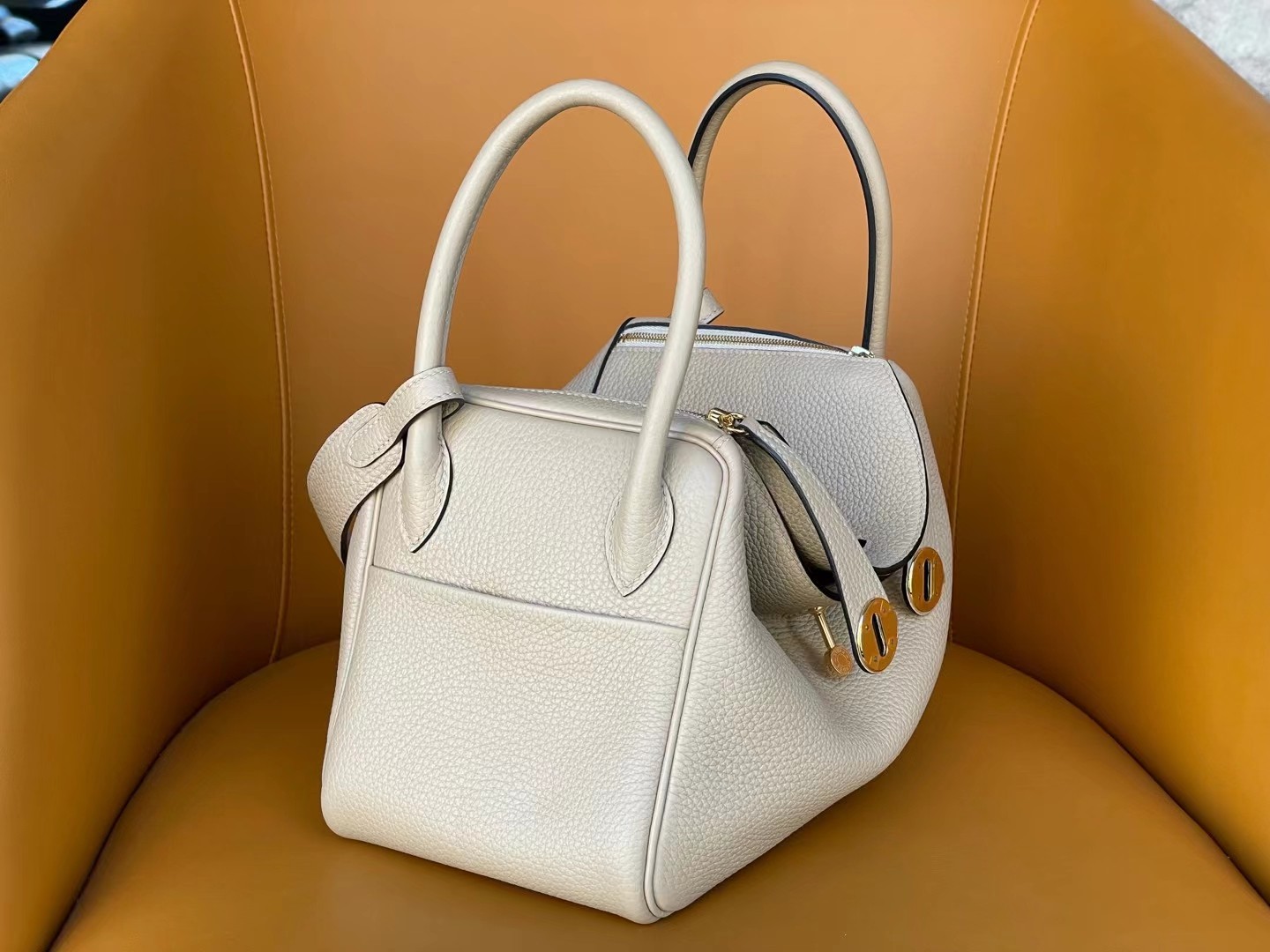 Lindy26 turtledove gray tc gold buckle