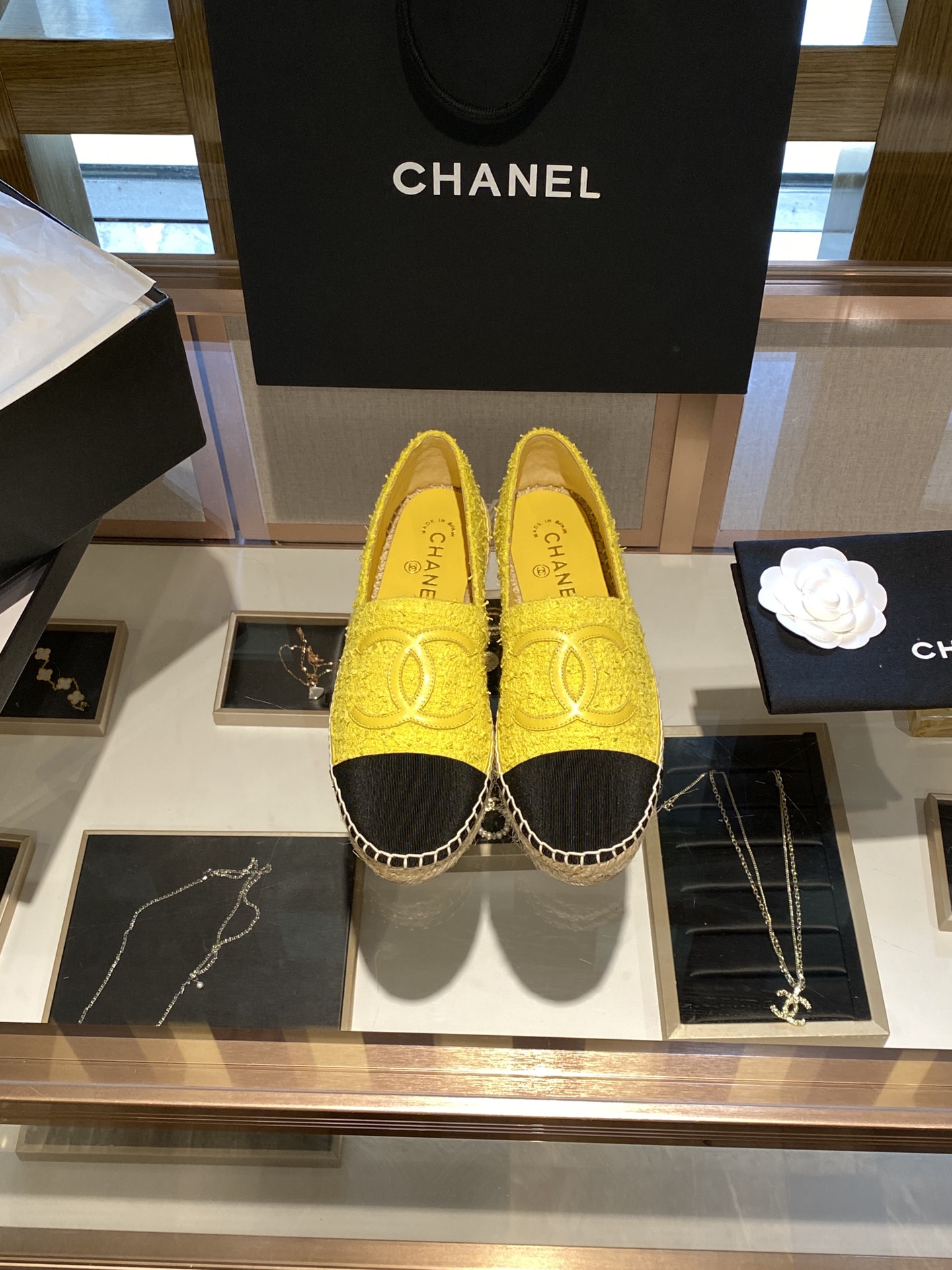 CHANEL fisherman shoes Chanel classic version of the original injection of rubber translucent rubber original color hemp sole