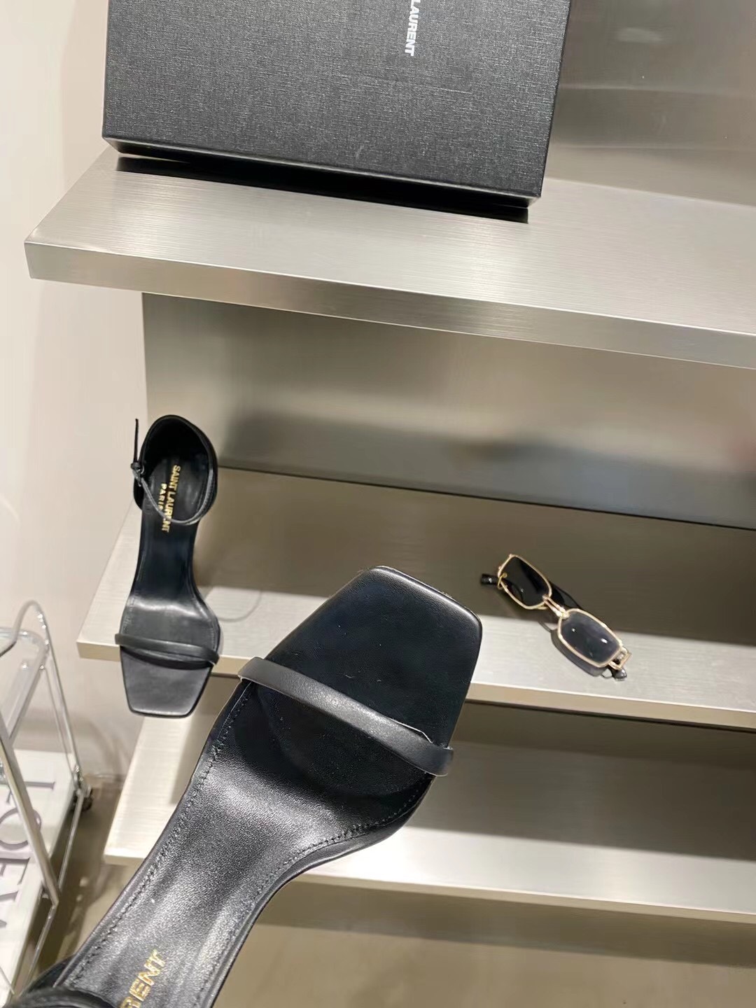 𝙎𝙖𝙞𝙣𝙩 𝙇𝙖𝙪𝙧𝙚𝙣𝙩 | 𝟐𝟎𝟐𝟏/𝐒𝐒 𝐧𝐞𝐰 YSL｜A beautiful classic Alphabet high-heeled sandals