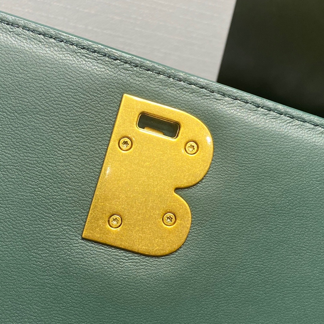BALENCIAGA 𝘀𝗺𝗮𝗹𝗹 𝗯𝗮𝗴 𝗯𝗮𝗴 crocodile green gold buckle