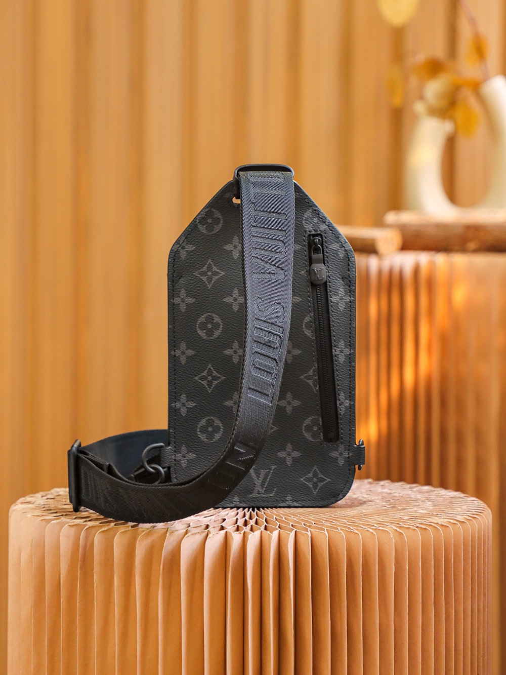 Louis Vuitton𝐒𝐀𝐔𝐌𝐔𝐑 shoulder bag #M45912