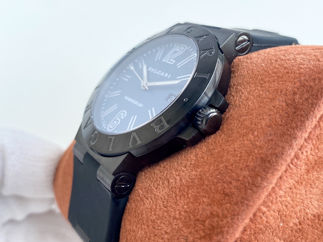 Bulgari ALU M INIU M watch series