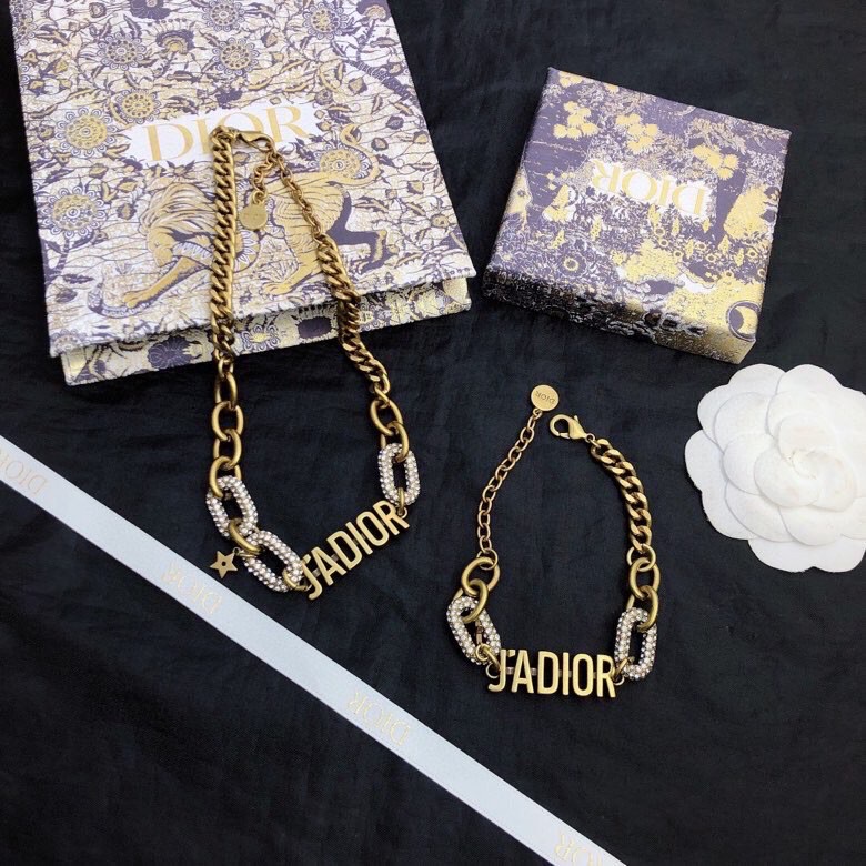 Dior necklace