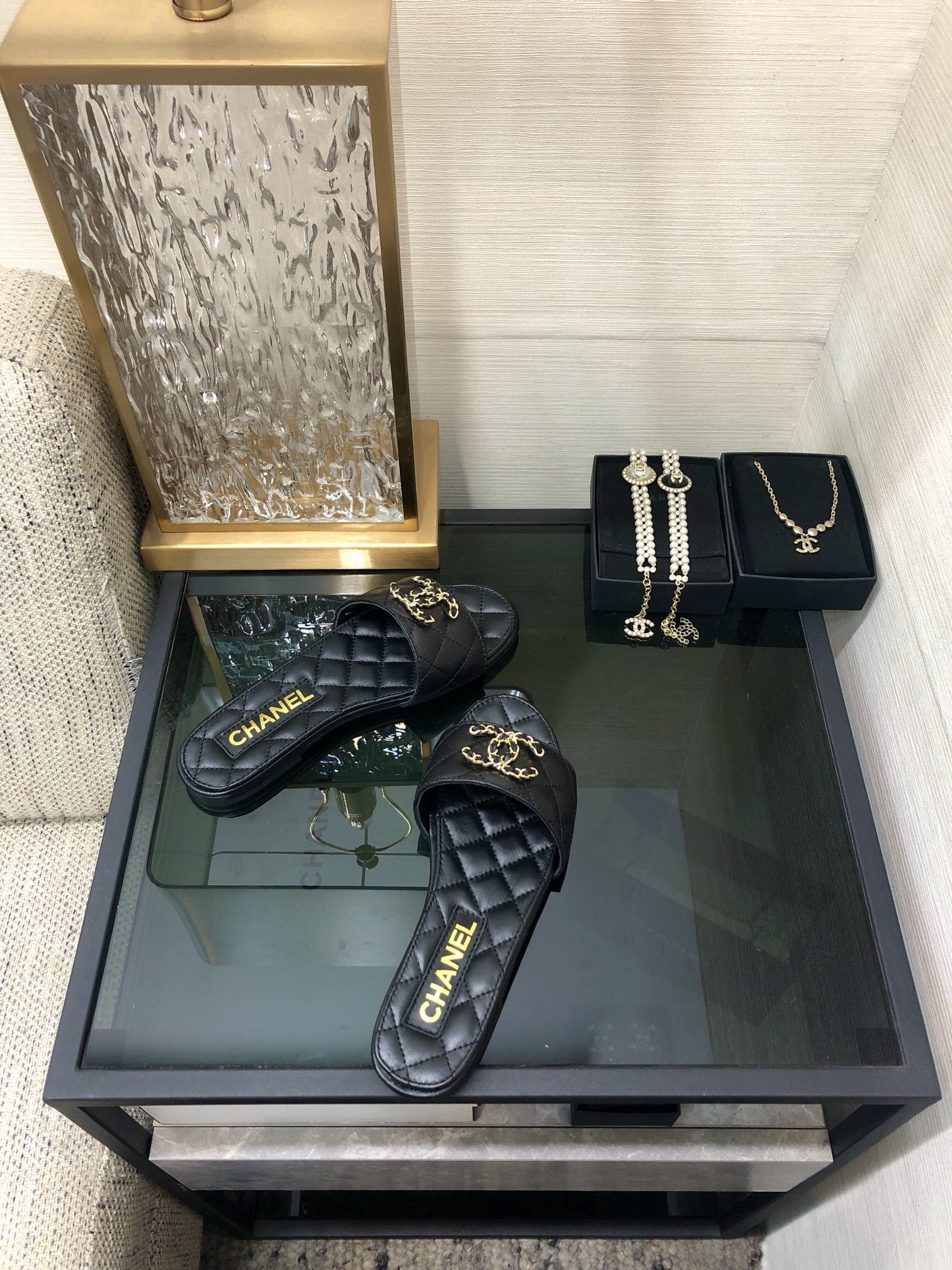 CHANEL 2023 spring and summer latest electric embroidery honey slippers Imported leather outsole