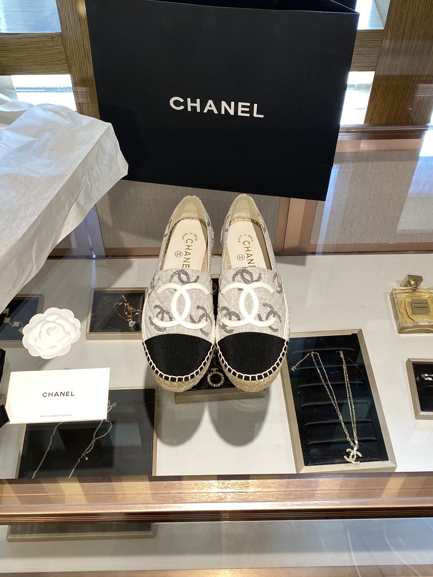 CHANEL fisherman shoes Chanel classic version of the original injection of rubber translucent rubber original color hemp sole