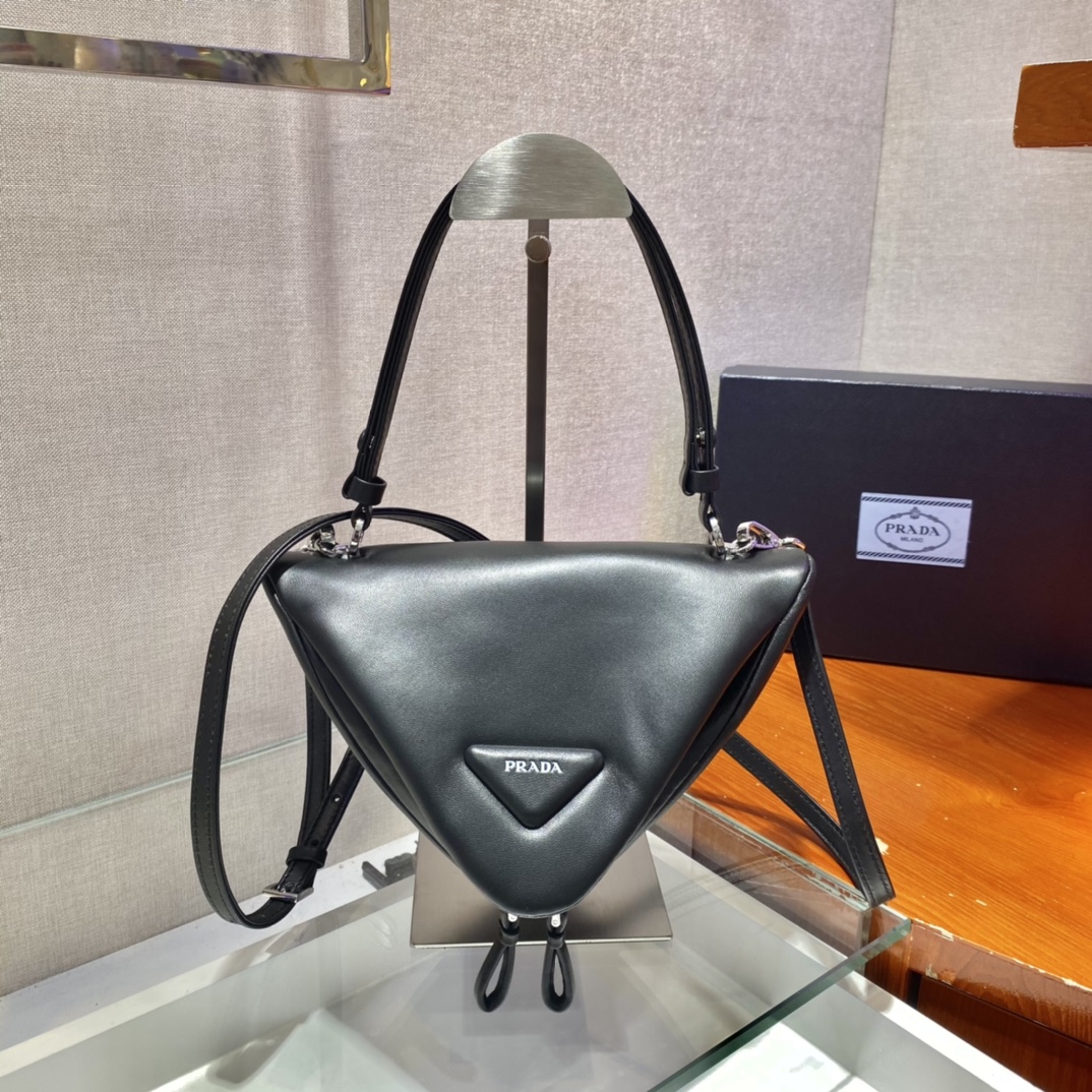 𝐏𝐑𝐀𝐃𝐀 New Women's Bag 1BA315