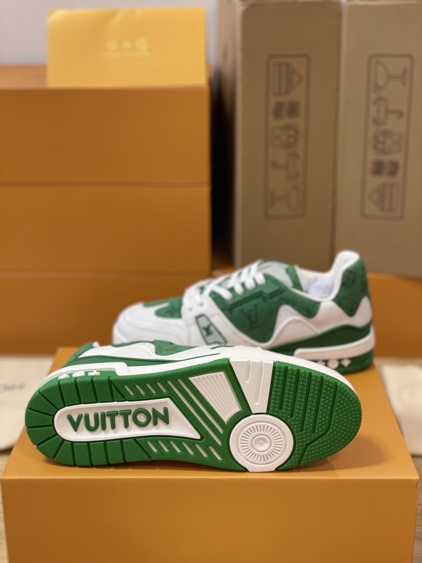 Louis Vuitton couple models DIY buckle sneakers sneakers