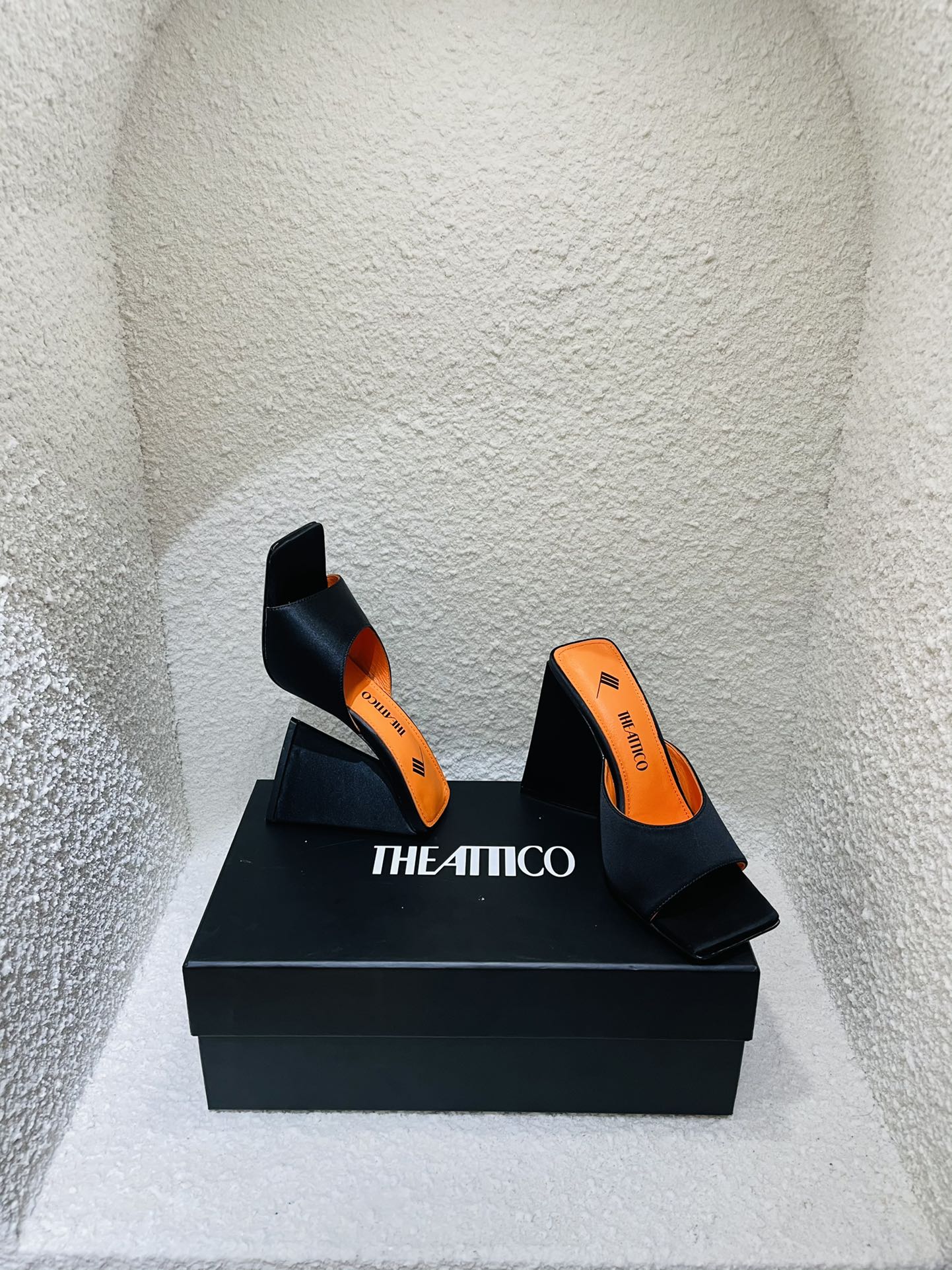 THE ATTICO | 𝟐𝟎𝟐𝟏/𝐒𝐒 𝐧𝐞𝐰 The attico triangle heel sandals lined with sheepskin leather genuine leather outsole