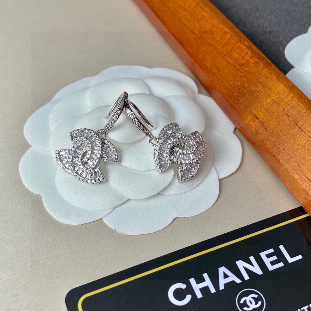 CHANEL🇫🇷Xiaoxiang earrings