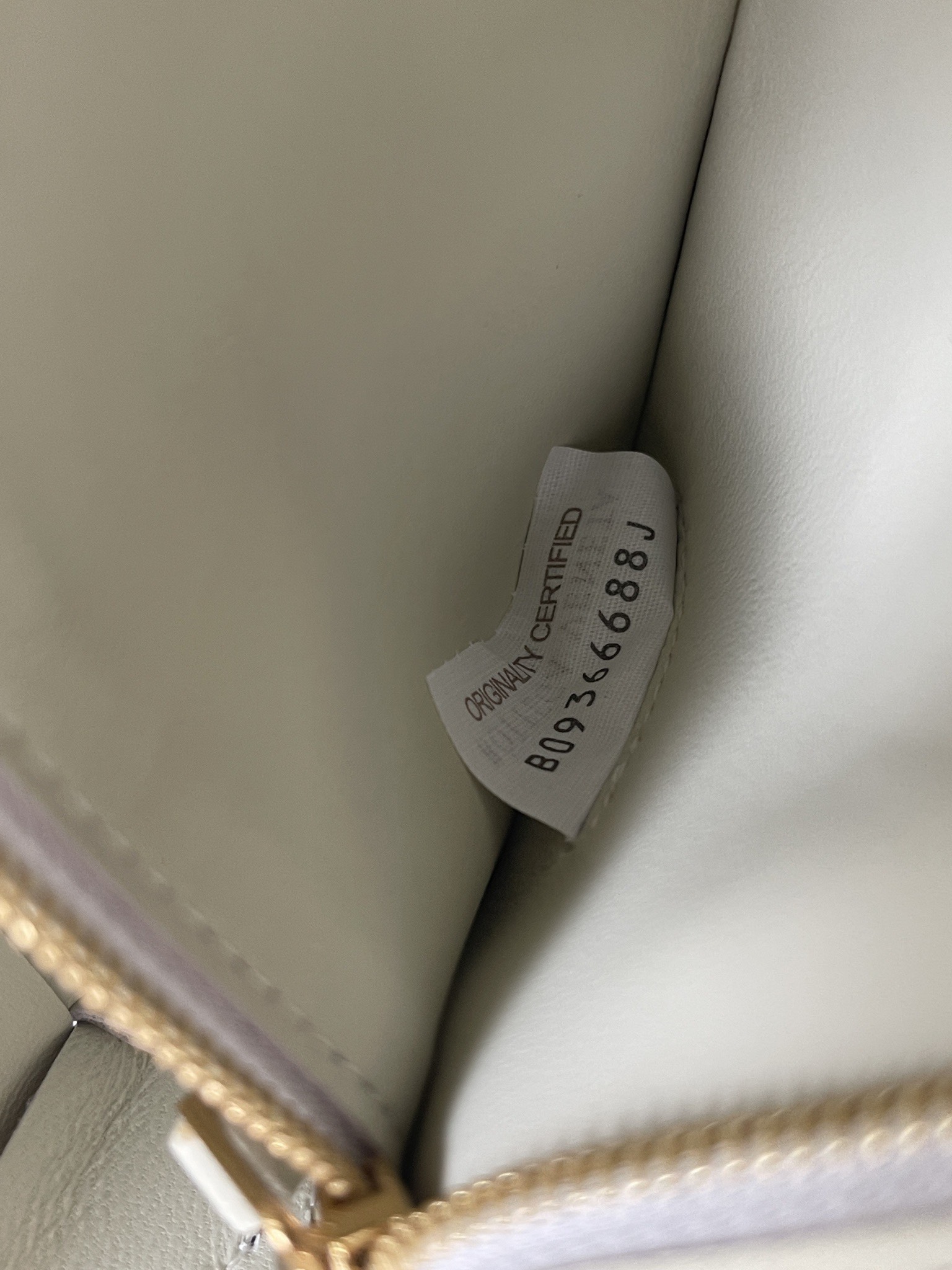 Bottega Veneta Cassette 5-panel lychee print white #666870