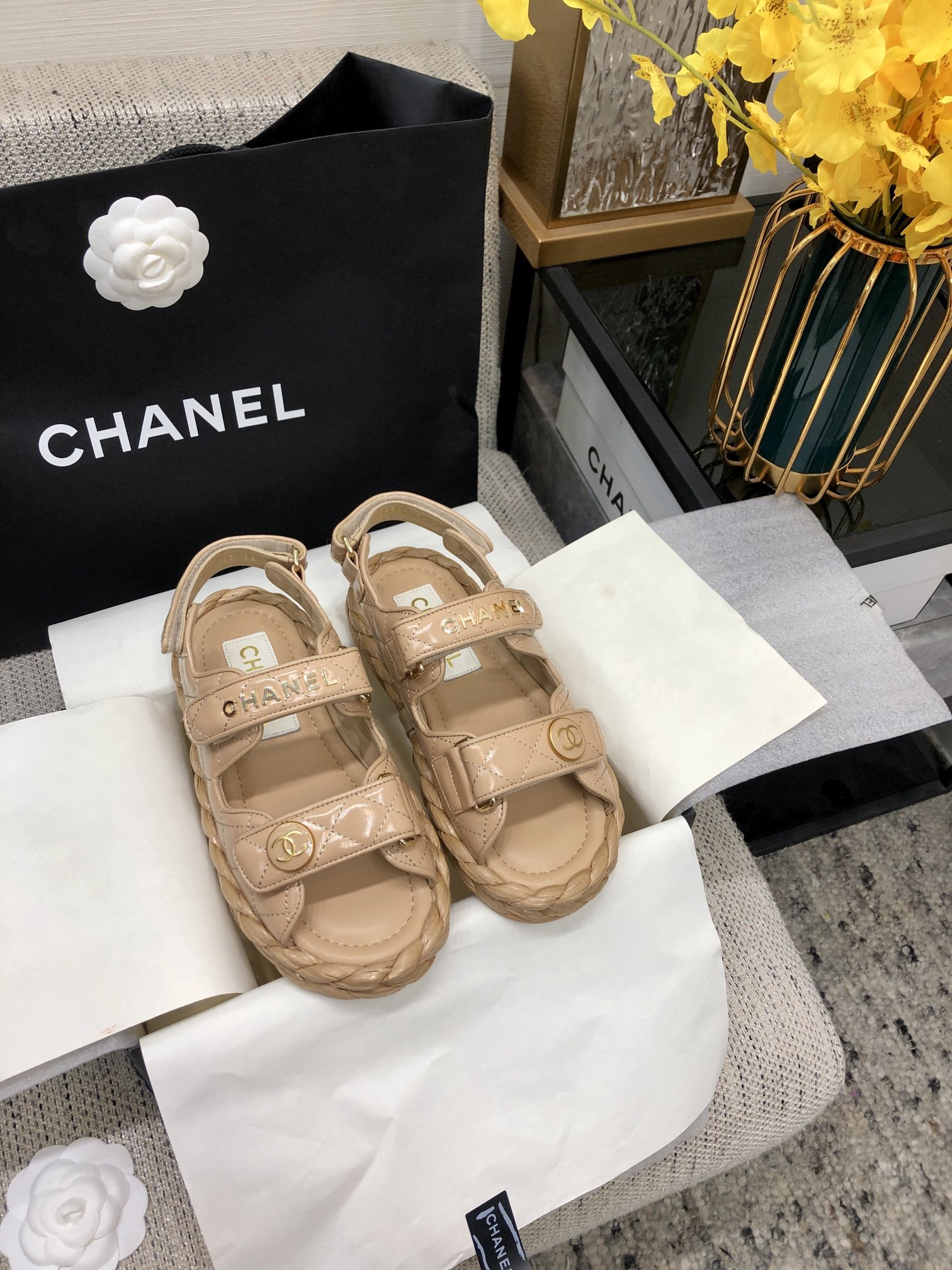 CHANEL 2023 spring and summer latest woven velcro sandals Japan imported woven materials