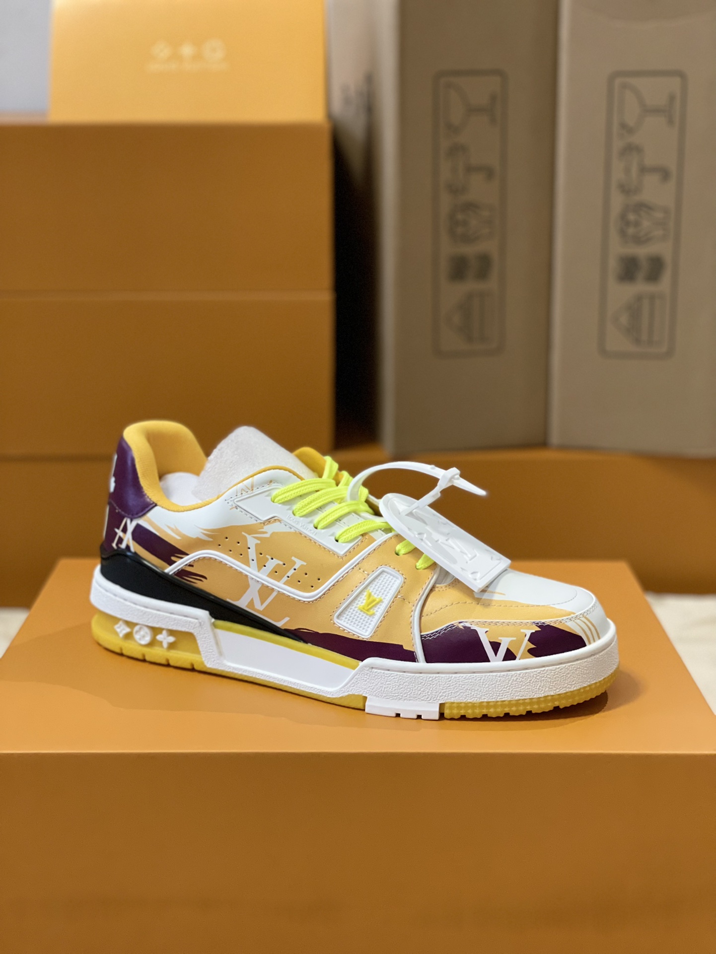 Louis Vuitton Trainer sneakers for couples, style number 1AA373