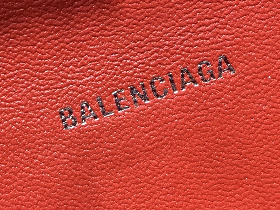 BALENCIAGA 𝐇𝐨𝐮𝐫𝐠𝐥𝐚𝐬𝐬 𝐗𝐒 crocodile-textured cowhide