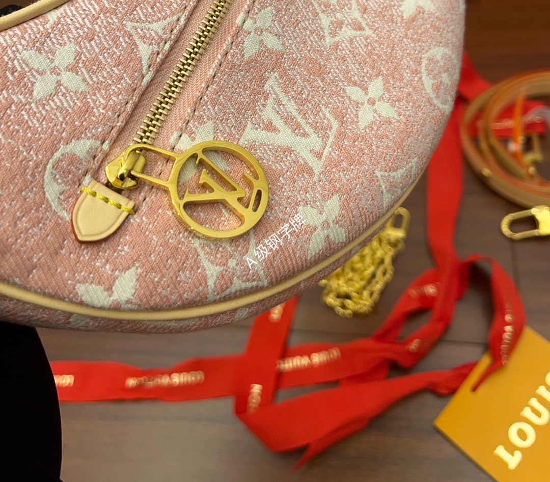 Louis Vuitton M81167