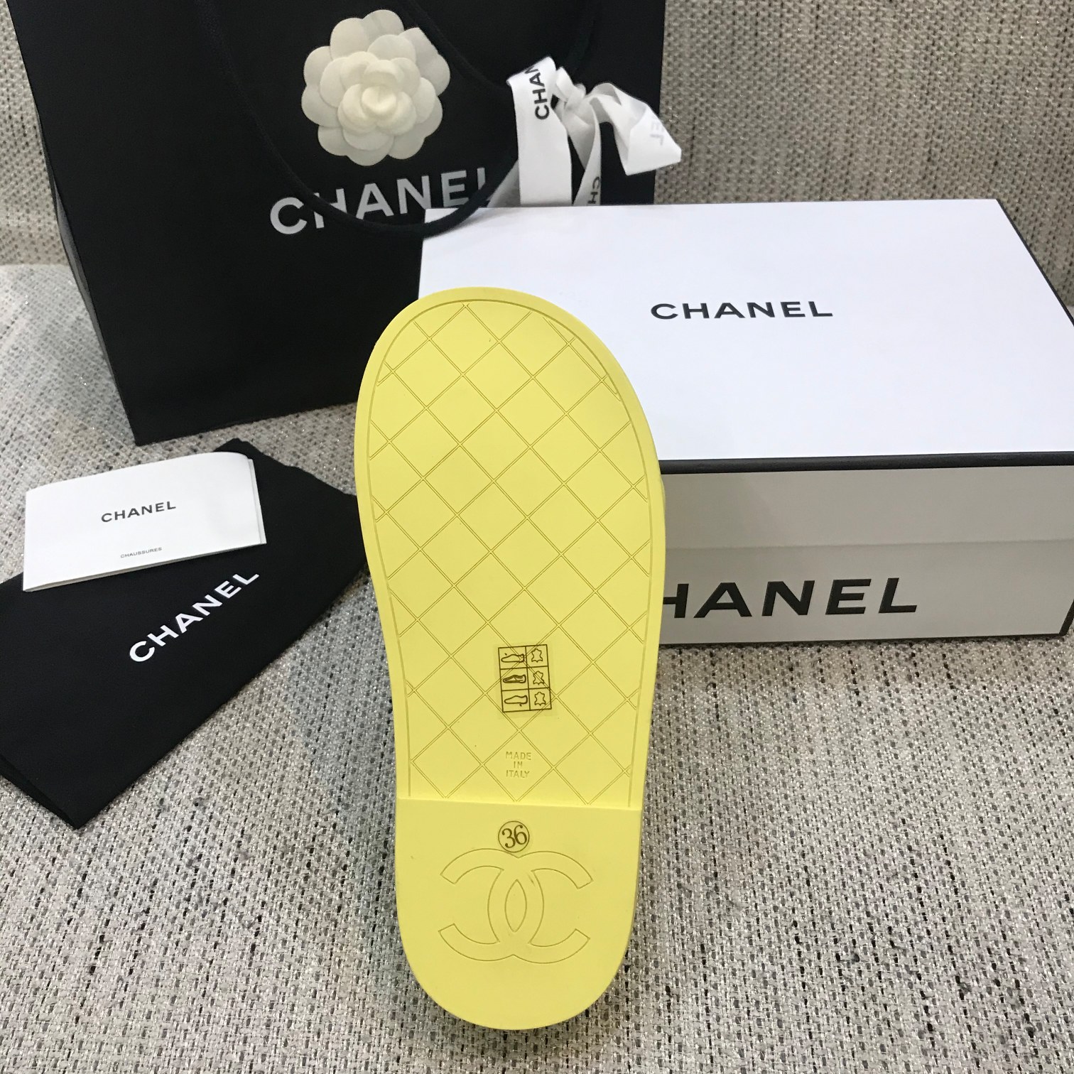 CHANEL 2022 early spring latest honey slippers fashion versatile series imported sheepskin cushioned feet
