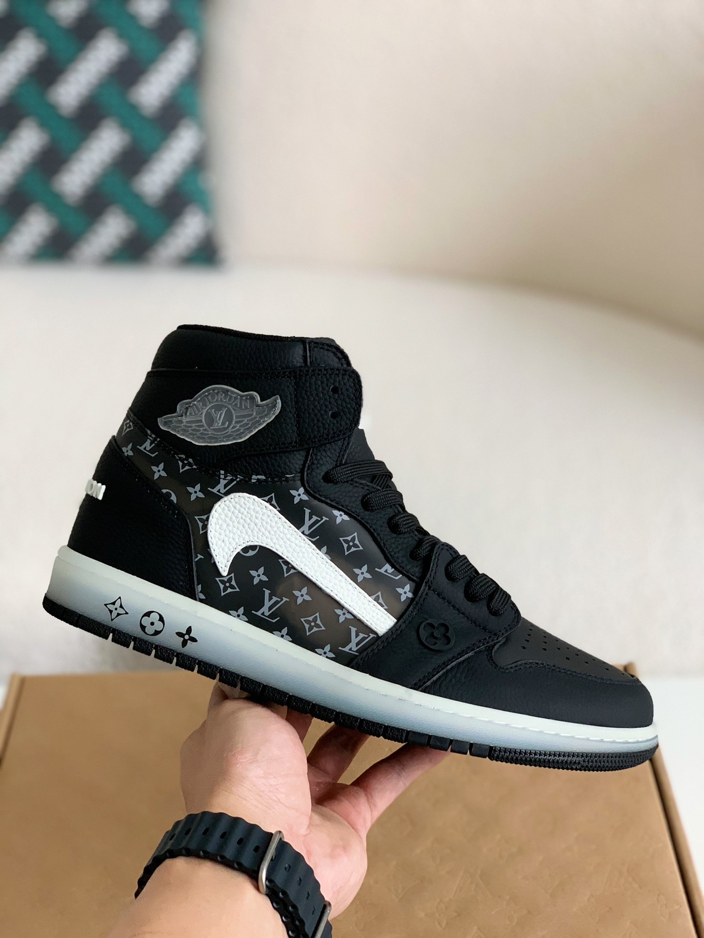 Louis Vuitton x Nike Air Jorda 1 High AJ1 Sneakers