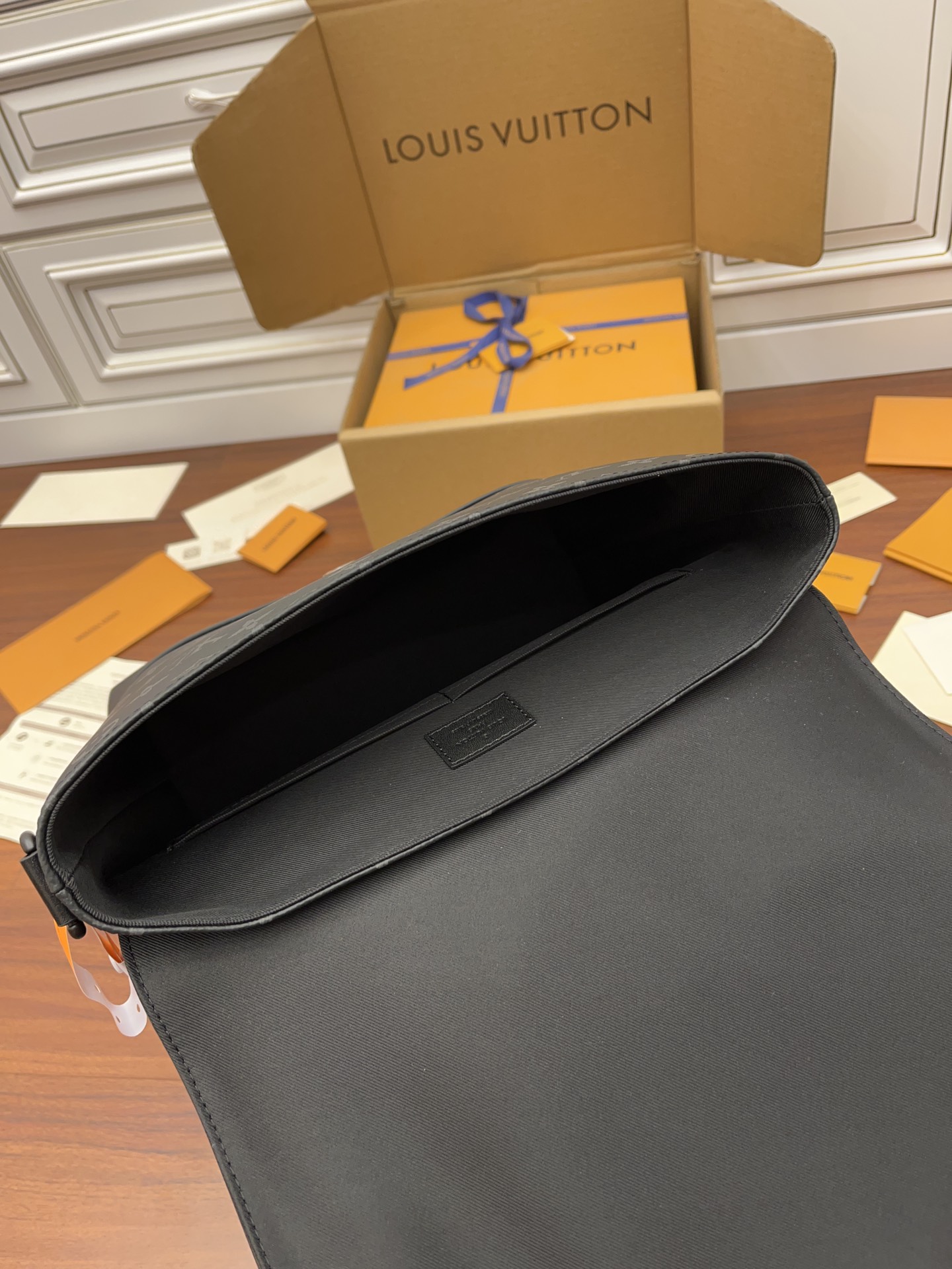 Louis Vuitton M45911