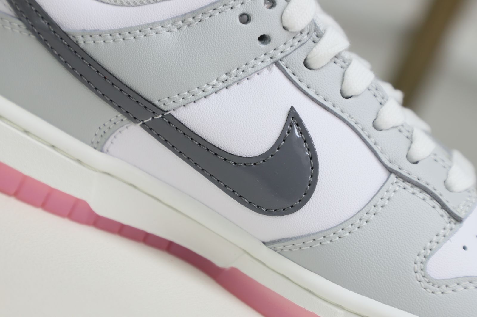 Nike Dunk Low SummitWhite and Pink Foam