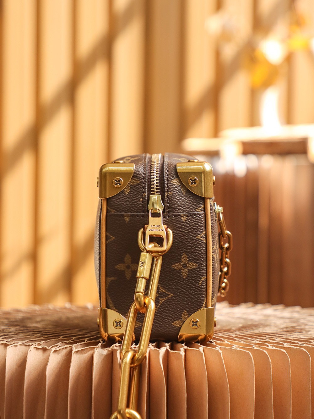 Louis Vuitton 𝐌𝐢𝐧𝐢 𝐒𝐨𝐟𝐭 𝐓𝐫𝐮𝐧𝐤 M68906#