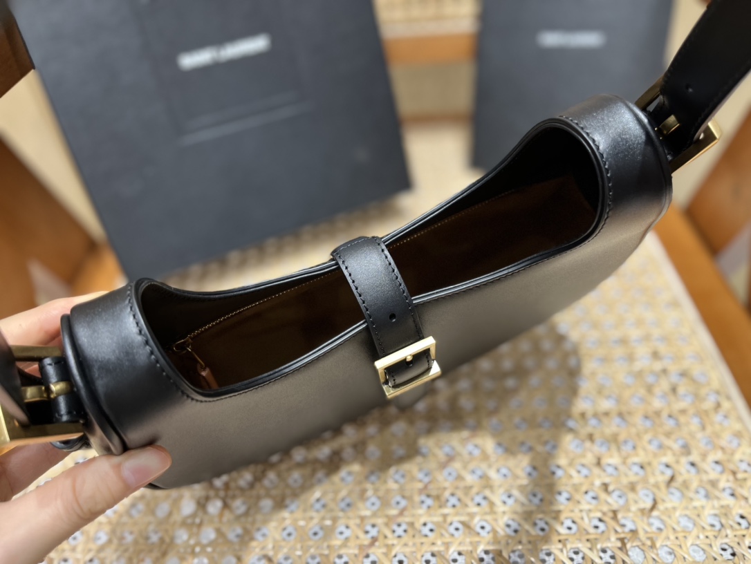 SAINT LAURENT▪️ 𝗟𝗲 𝗙𝗲𝗿𝗺𝗼𝗶𝗿▪️672615 original leather