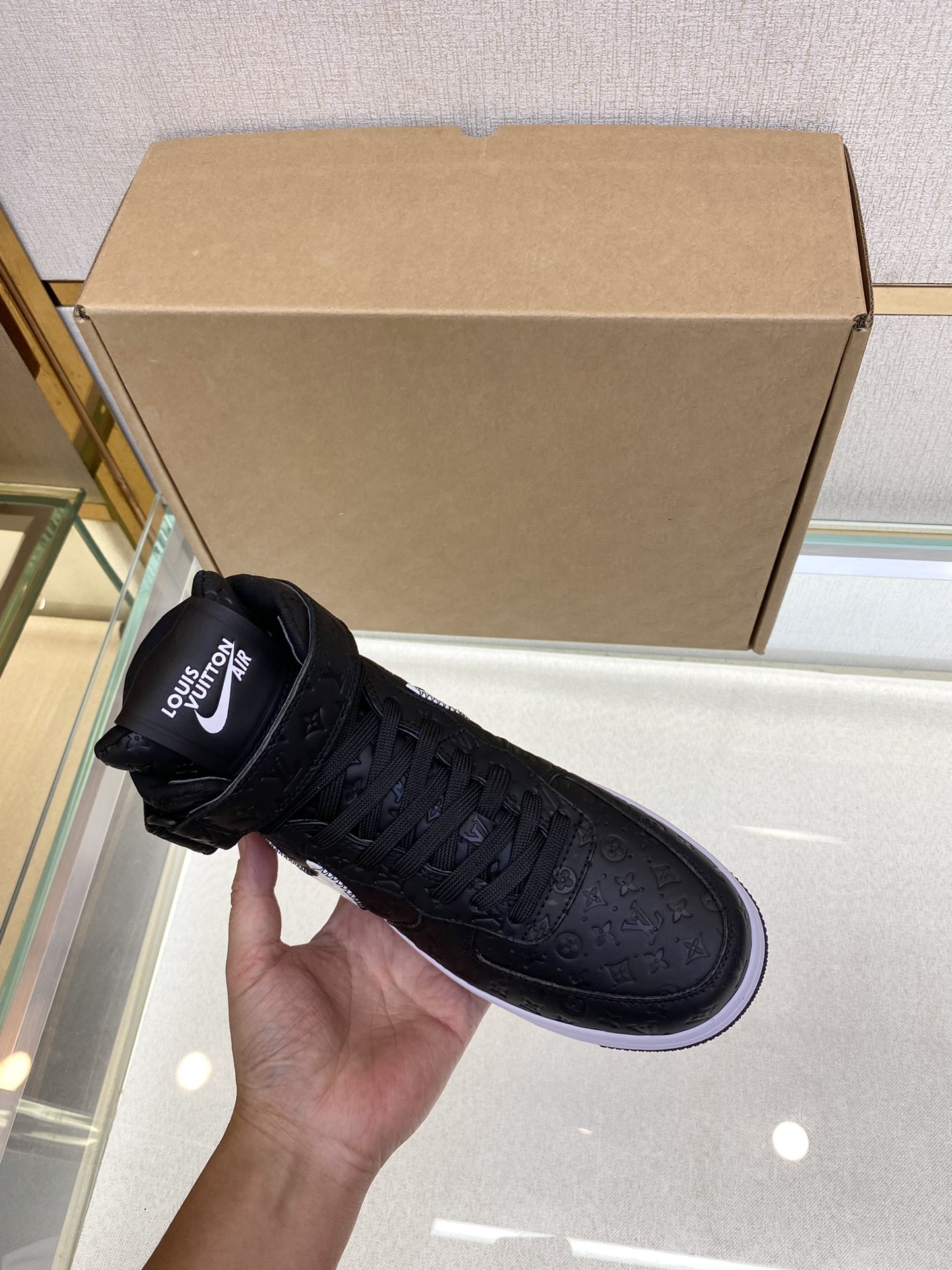 Louis Vuitton Nike Joint 🆕 Men's Abbesses High Top Sneakers