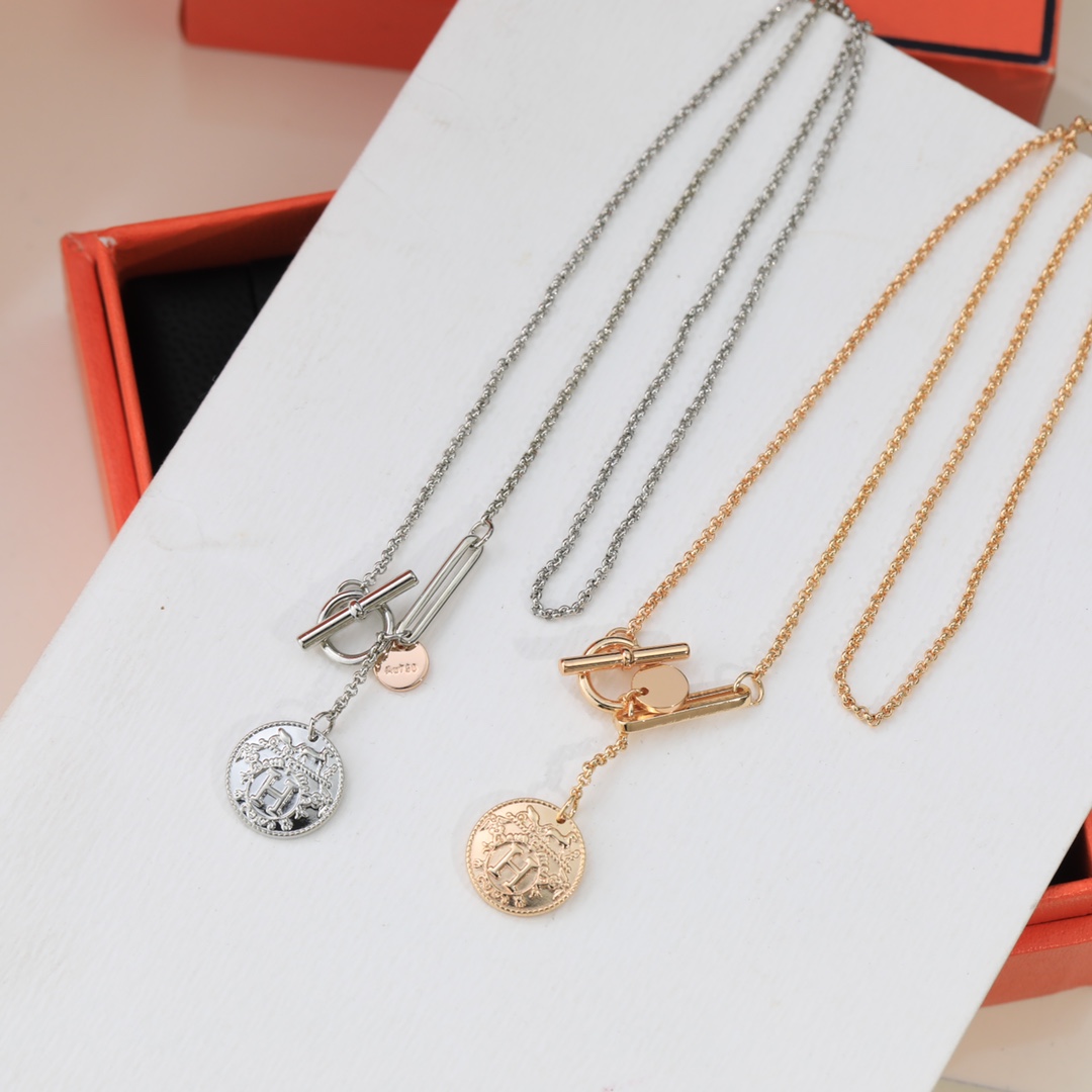 Hermes necklace