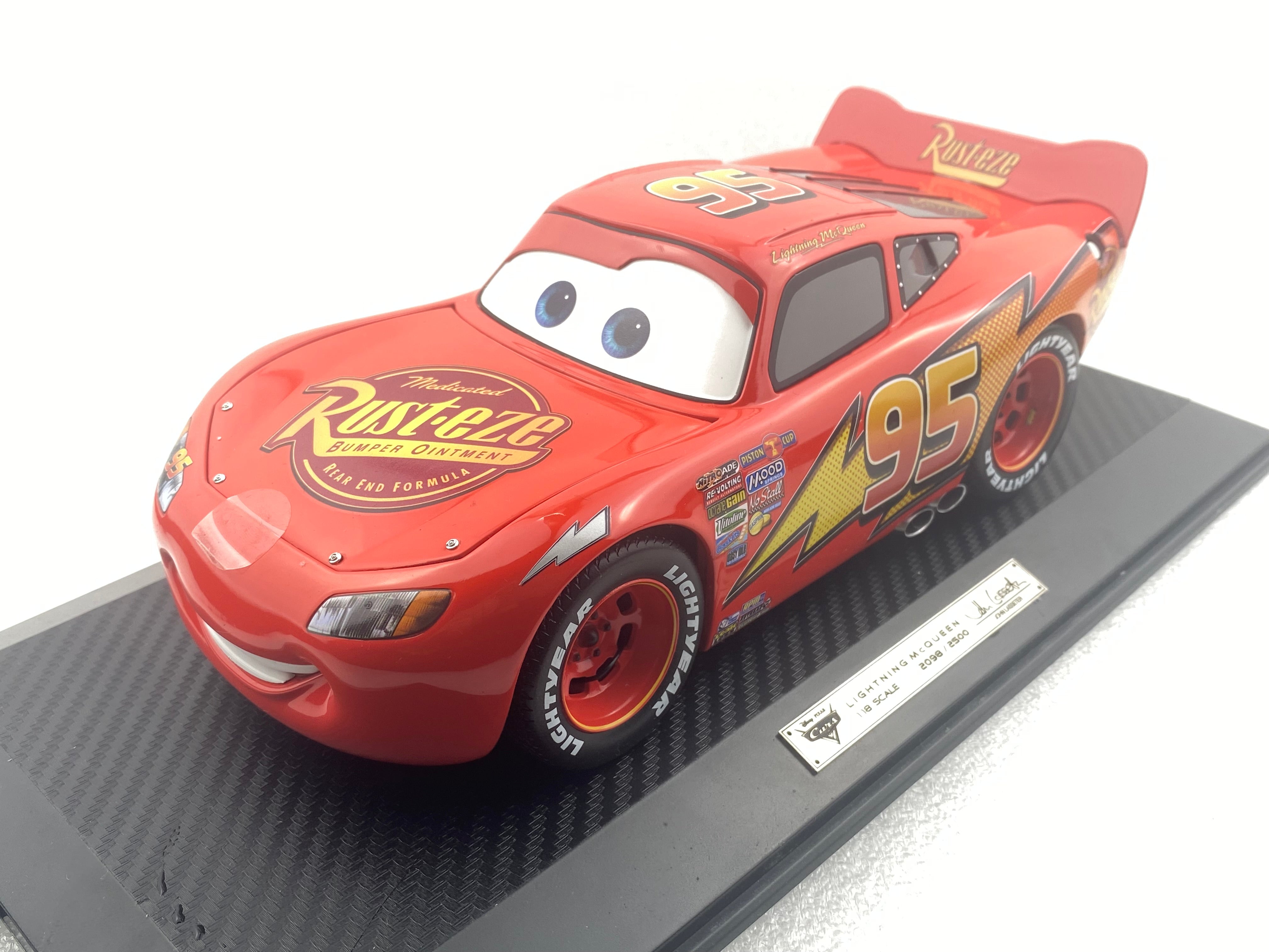 Schuco 1:18 Disney Lightning McQueen Movie Car With Showcase 450036000 (Clearance Final Sale)